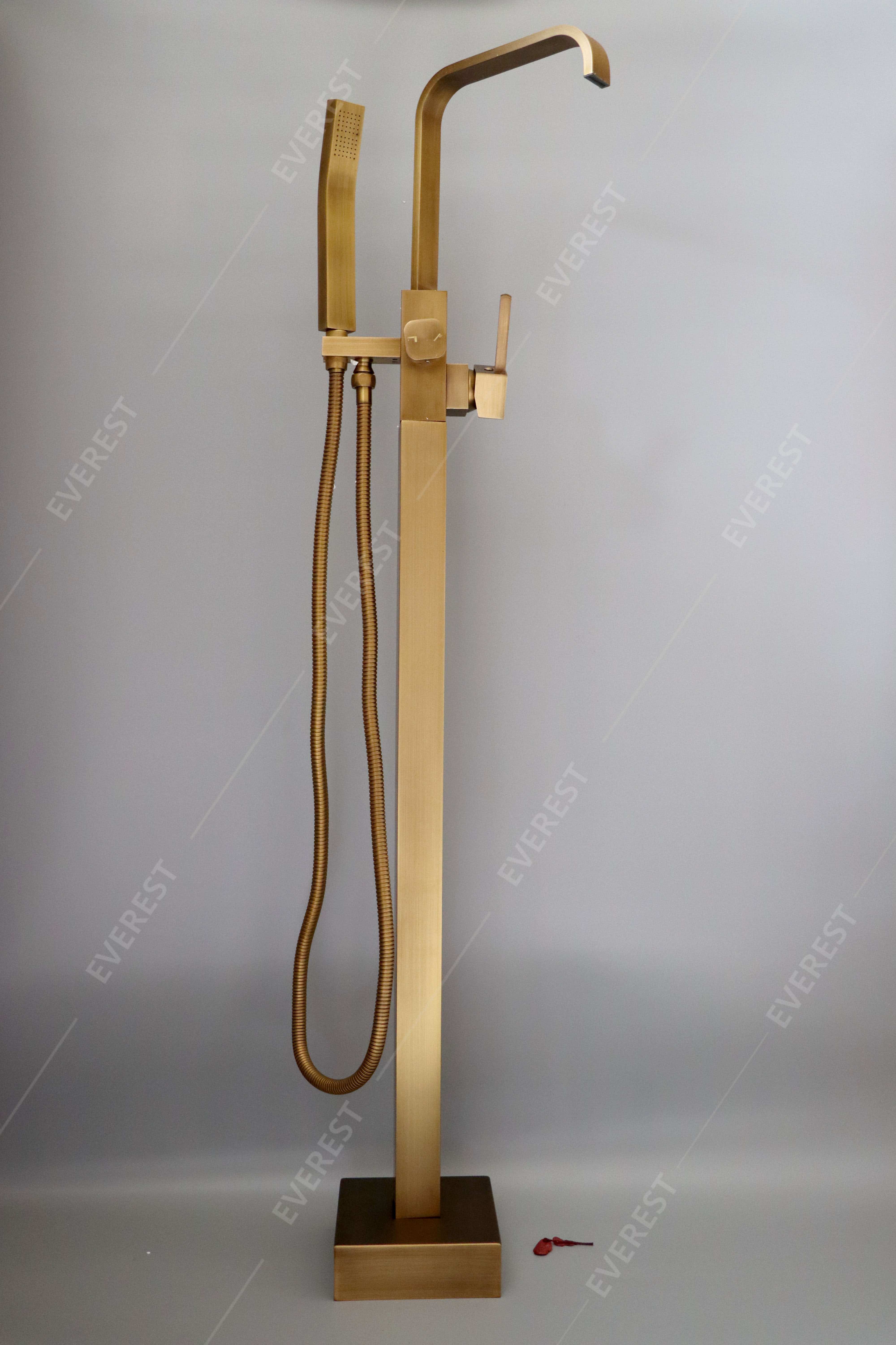 Sen Bồn Tắm Đặt Sàn Bằng Đồng EVEREST EV-1114