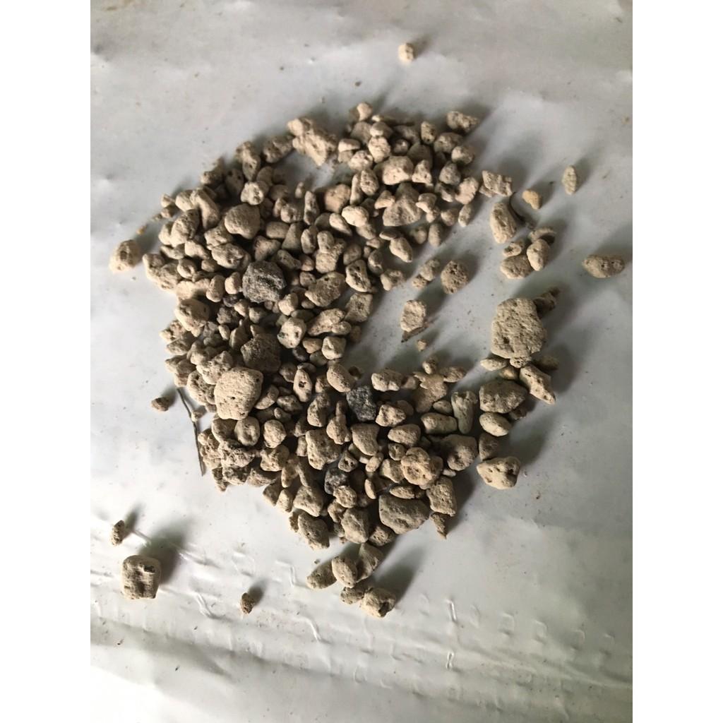 Đá núi lửa Pumice Indonesia cỡ 3 đến 6 mm khối lượng 1 kg