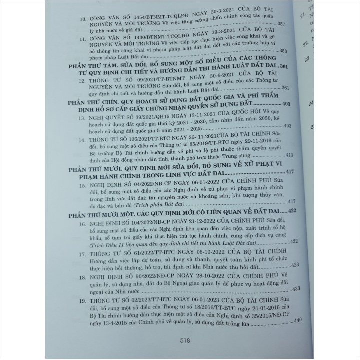 Sách Luật Đất Đai - Quy Định Mới Về Cấp Giấy Chứng Nhận Quyền Sử Dụng Đất, Hồ Sơ Địa Chính, Bồi Thường Hỗ Trợ Tái Định Cư Khi Nhà Nước Thu Hồi Đất - V2242D