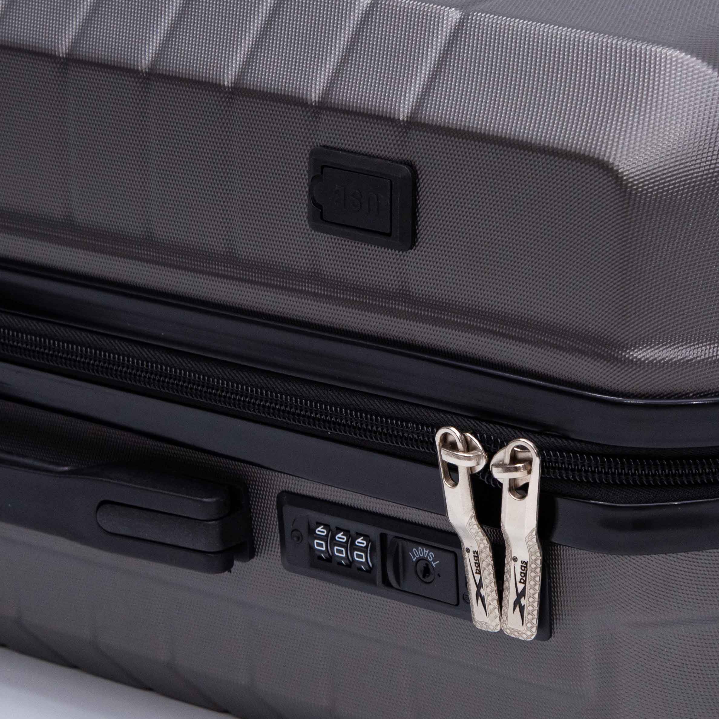 Vali xách tay Xbags 6104 Dark Titan Pro màu xám chì có công sạc USB khoá TSA
