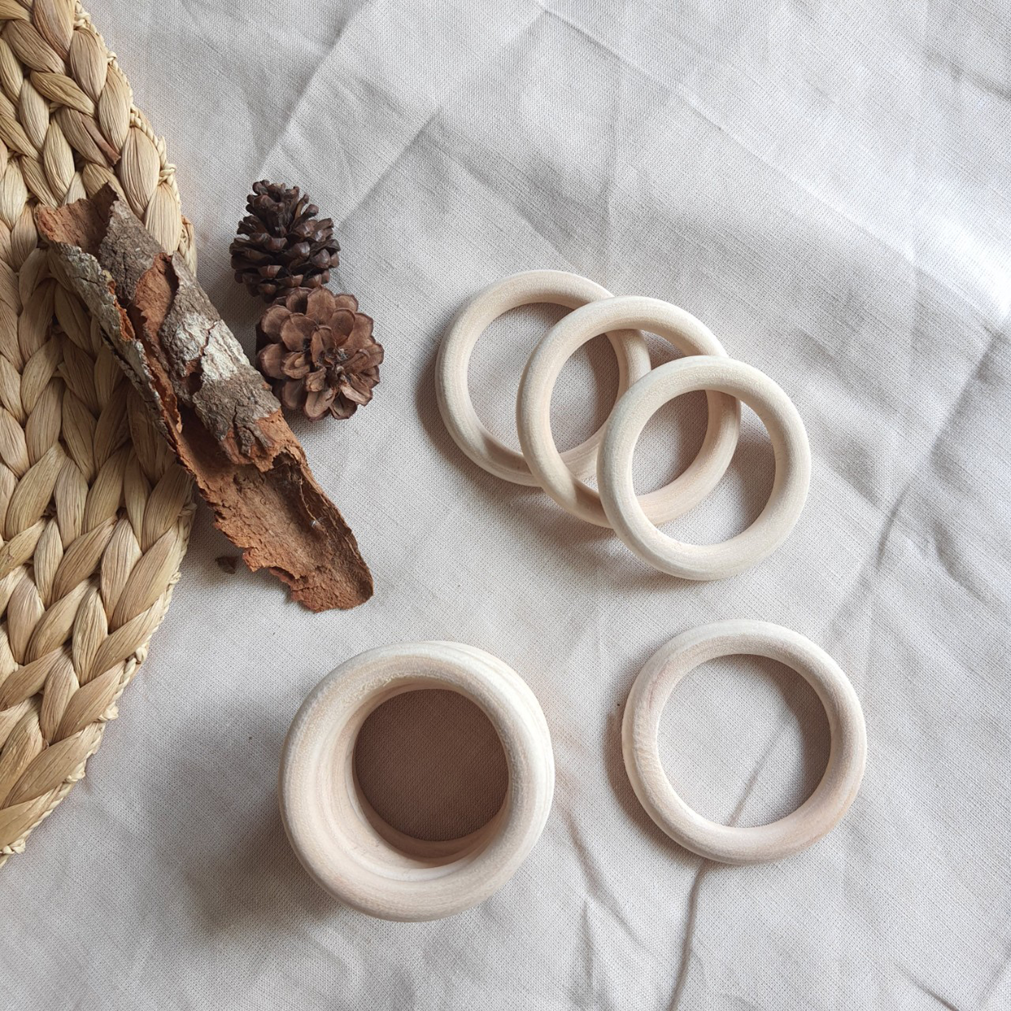 Vòng gỗ mộc tự nhiên, nguyên liệu làm lục lạc - vòng cầm tay đồ chơi cho bé - trang trí, handmade macrame - DIY