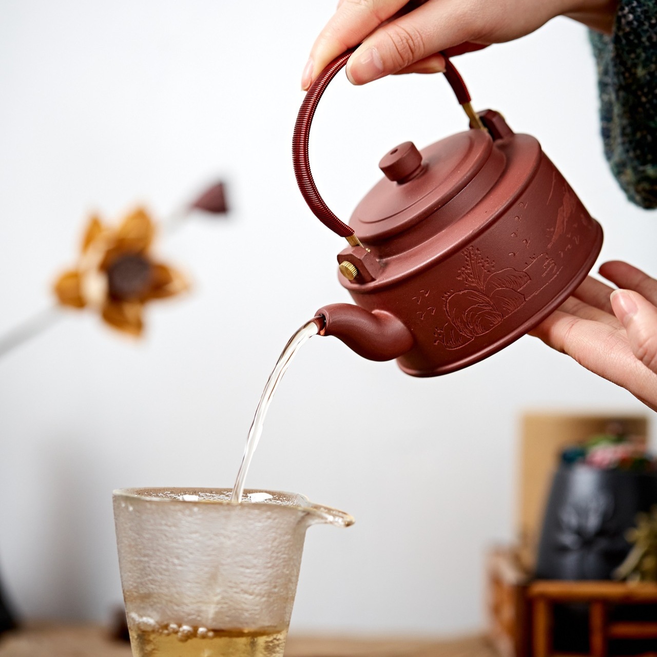 Ấm trà tử sa đề lương Nghi Hưng 300ml