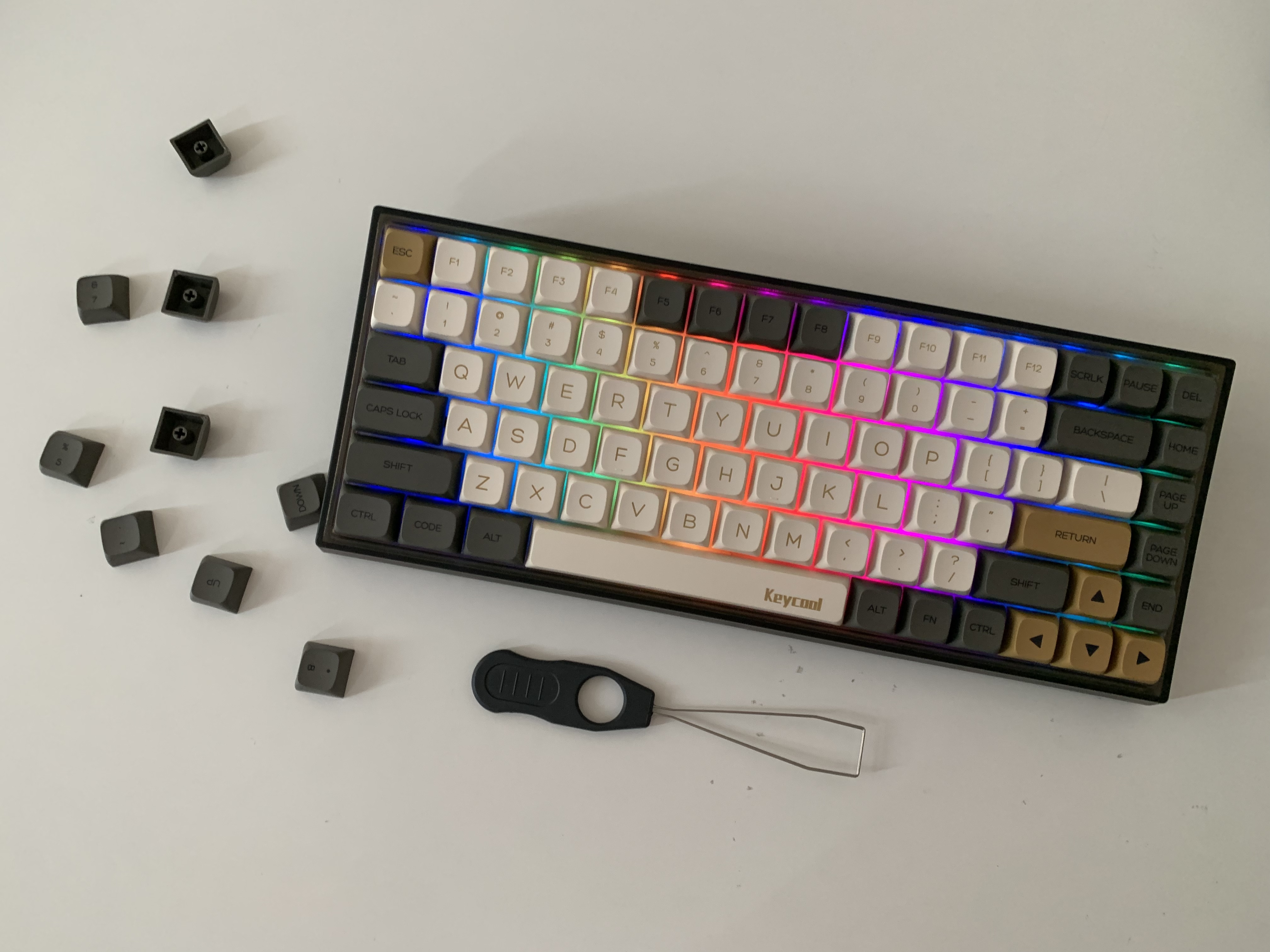 Bàn phím Keycool kc84 Pro Smoke RGB - Hàng chính hãng