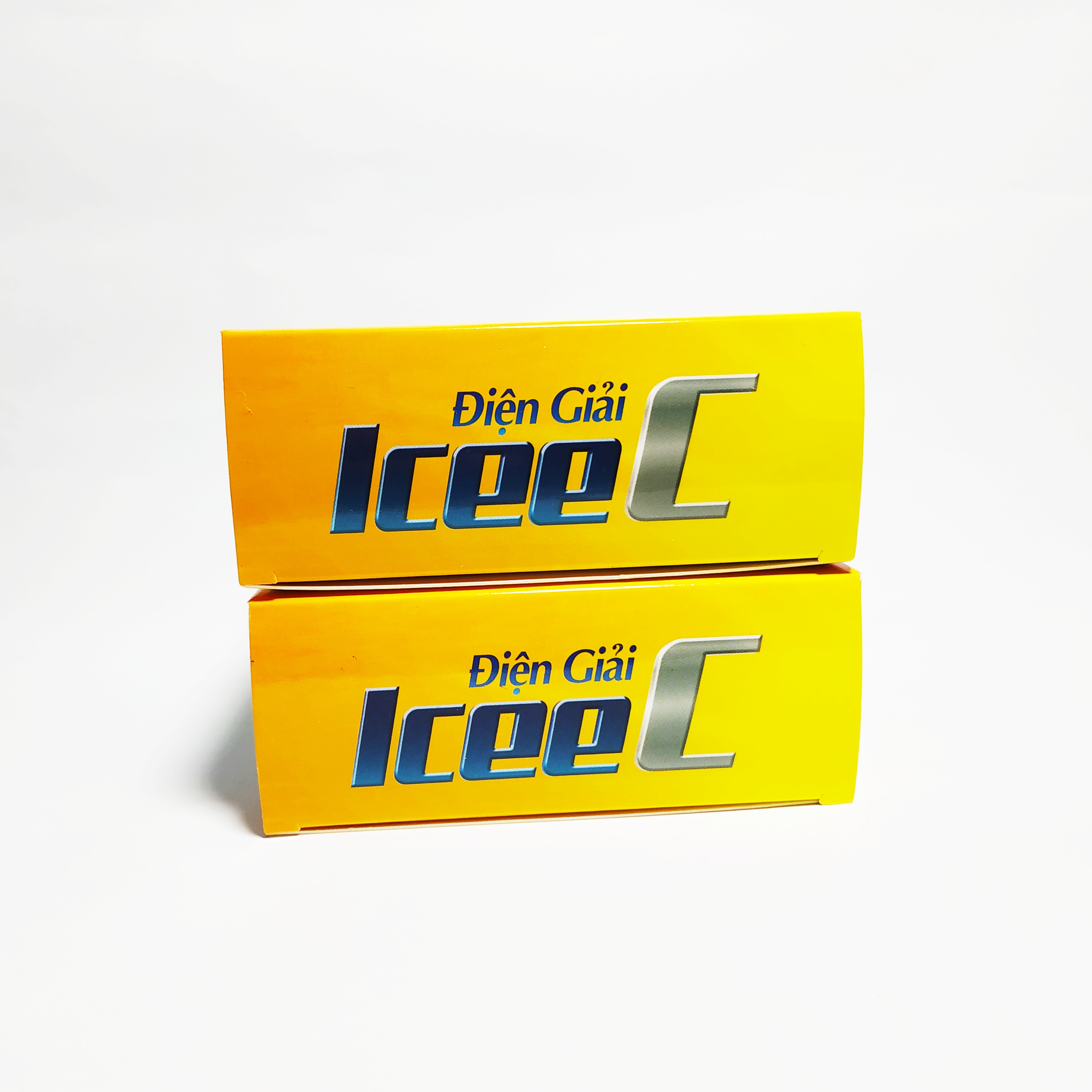 Hộp 5 Gói Bột Pha Nước Uống Và Bù Chất Điện Giải ICEE C Vị Chanh Leo - Mỗi Gói Pha 500Ml Nước