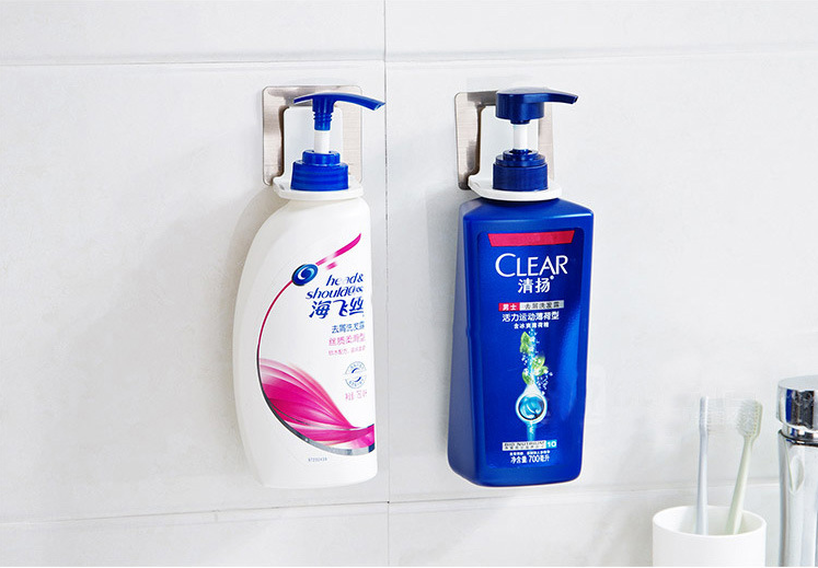 MÓC DÁN TƯỜNG TREO BÌNH NƯỚC RỬA TAY, DẦU GỘI, SỮA TẮM CÓ VÒI XỊT SIÊU CHẮC