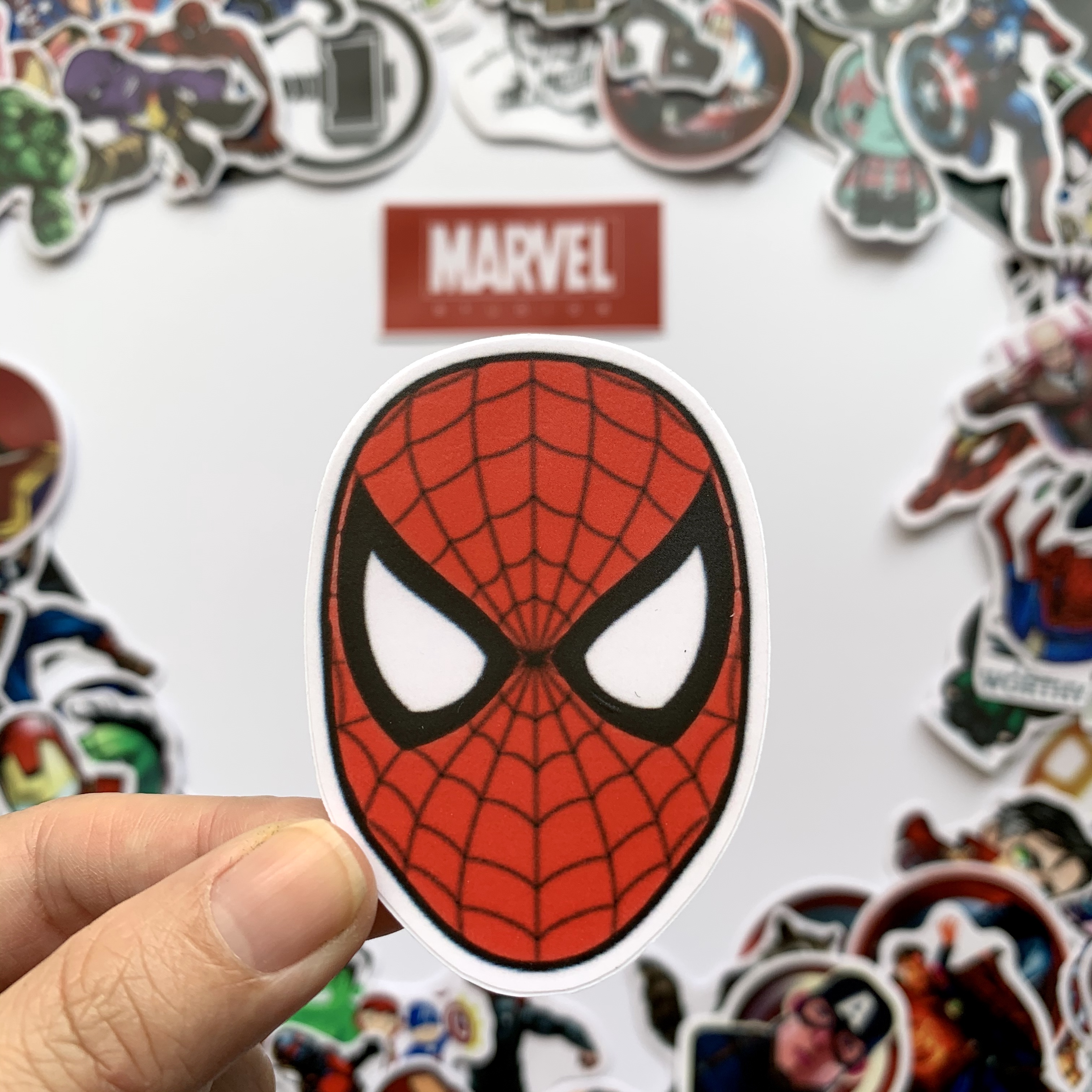 Sticker Marvel Siêu Anh Hùng - Chất Liệu PVC Chất Lượng Cao Chống Nước - Kích Thước 4-8cm