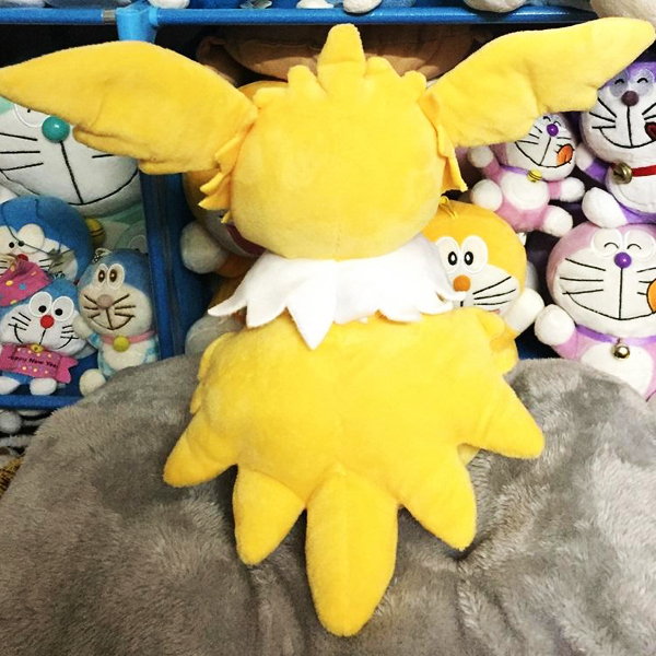 Gấu Bông Pokemon - Eevee Jolteon Hệ Điện (30 Cm) Gb200 (Tặng 1 Móc Khóa Dây Da Pu Đính Đá Lấp Lánh)