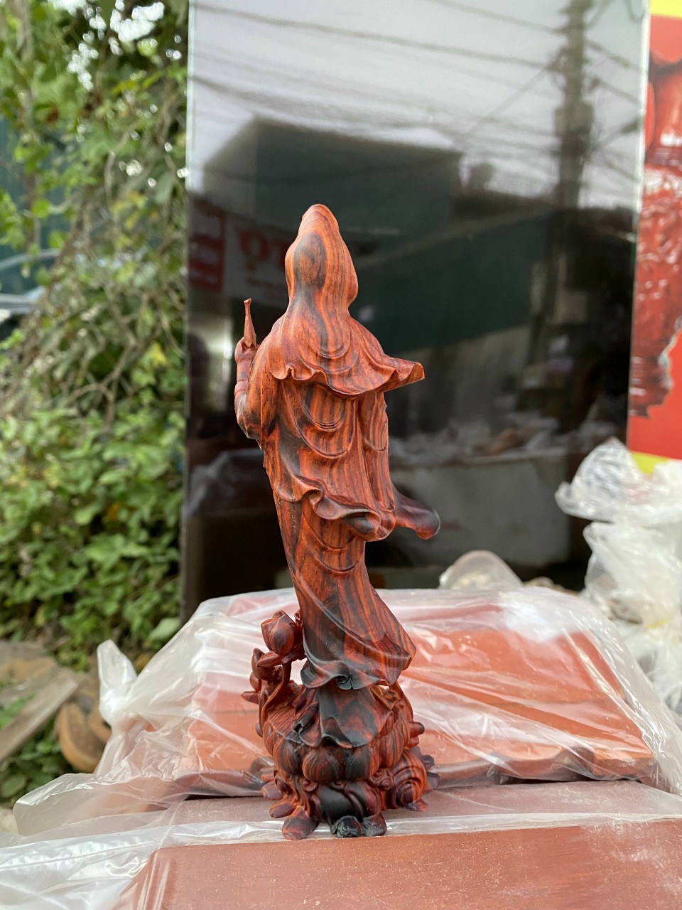 Tượng phật bà quan âm bồ tát bằng gỗ trắc kt cao 18×6×7cm