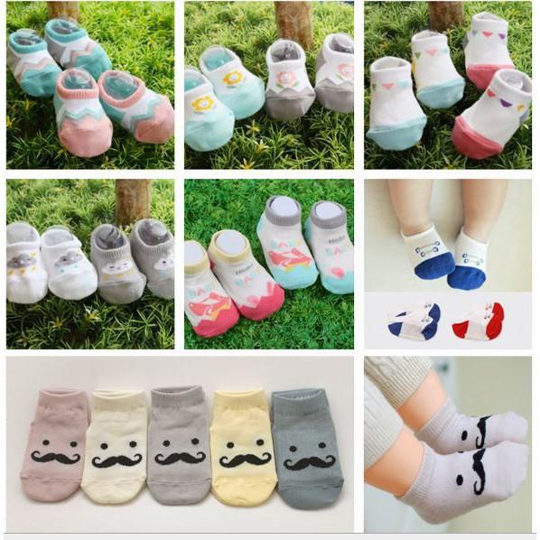 C0mb0 10 đôi tất cotton chống trượt cho bé trai và bé gái