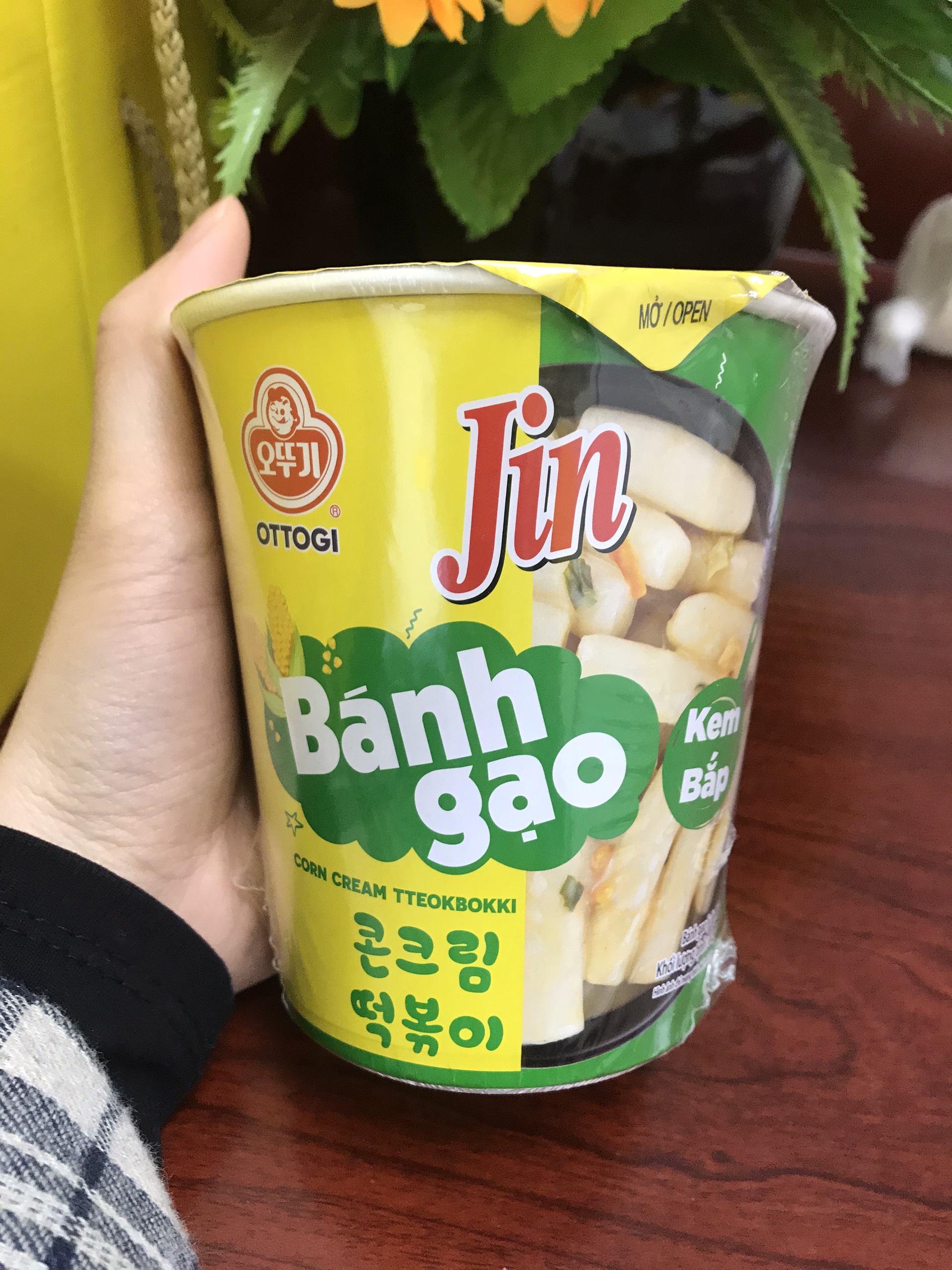 Bánh gạo Jin kem bắp Ottogi ly 82g