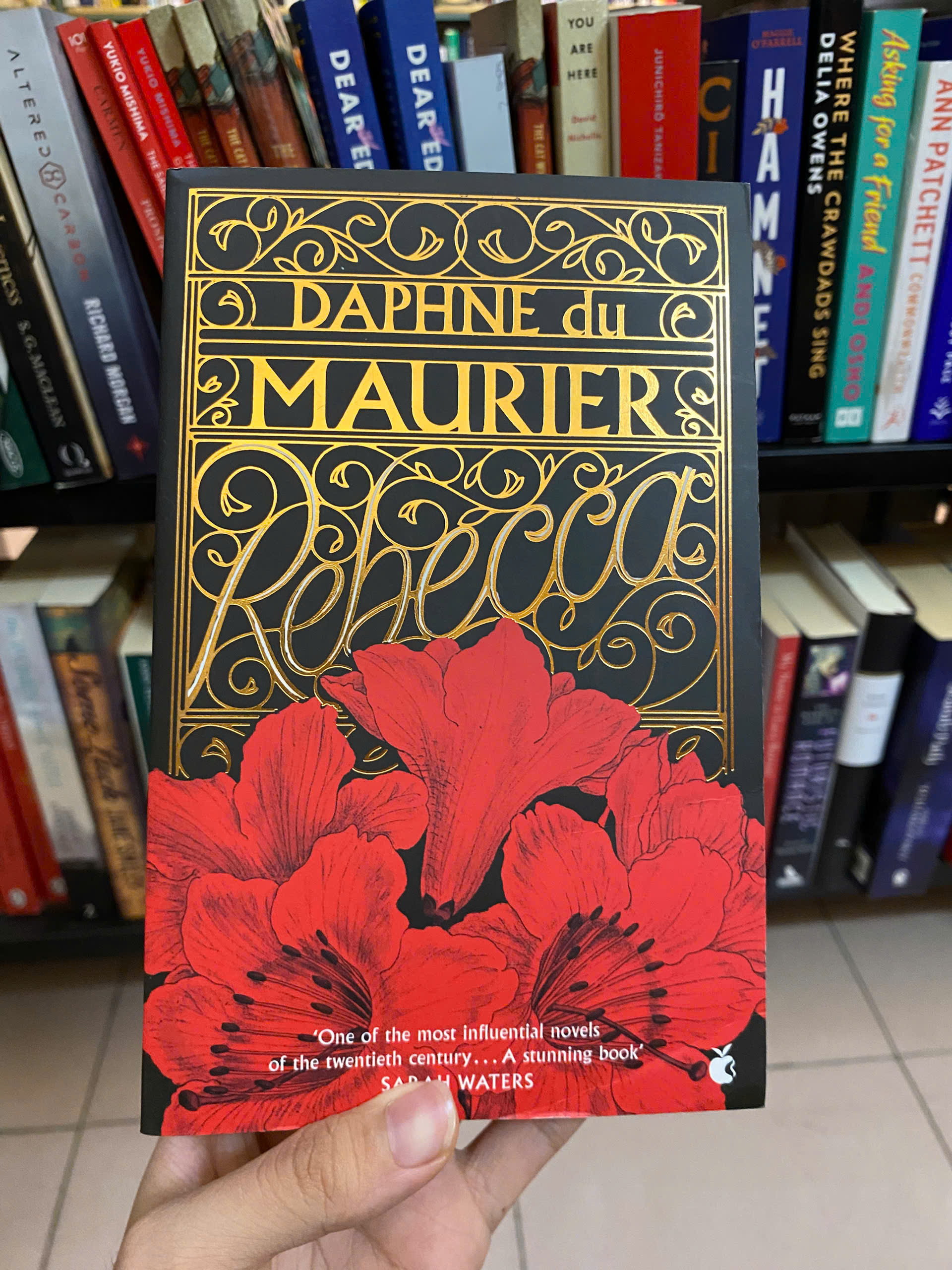 Sách - Rebecca by Daphne du Maurier | Classics / Fiction / Mystery Gothic / Romance in English