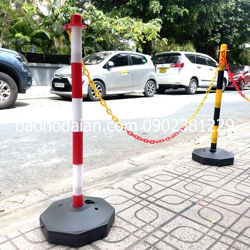 Trục nhựa gắn dây xích tiêu chuẩn CE cao 83cm