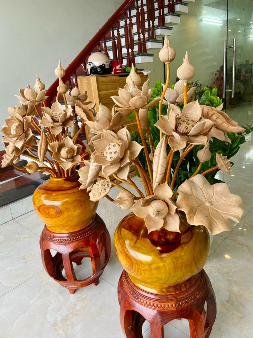 2 bình hoa sen gỗ hương đỏ ,trang trí phòng thờ ,phòng khách tuyệt đẹp, 25 cành ,hoa lá gương bằng gỗ ngọc am thơm phức
