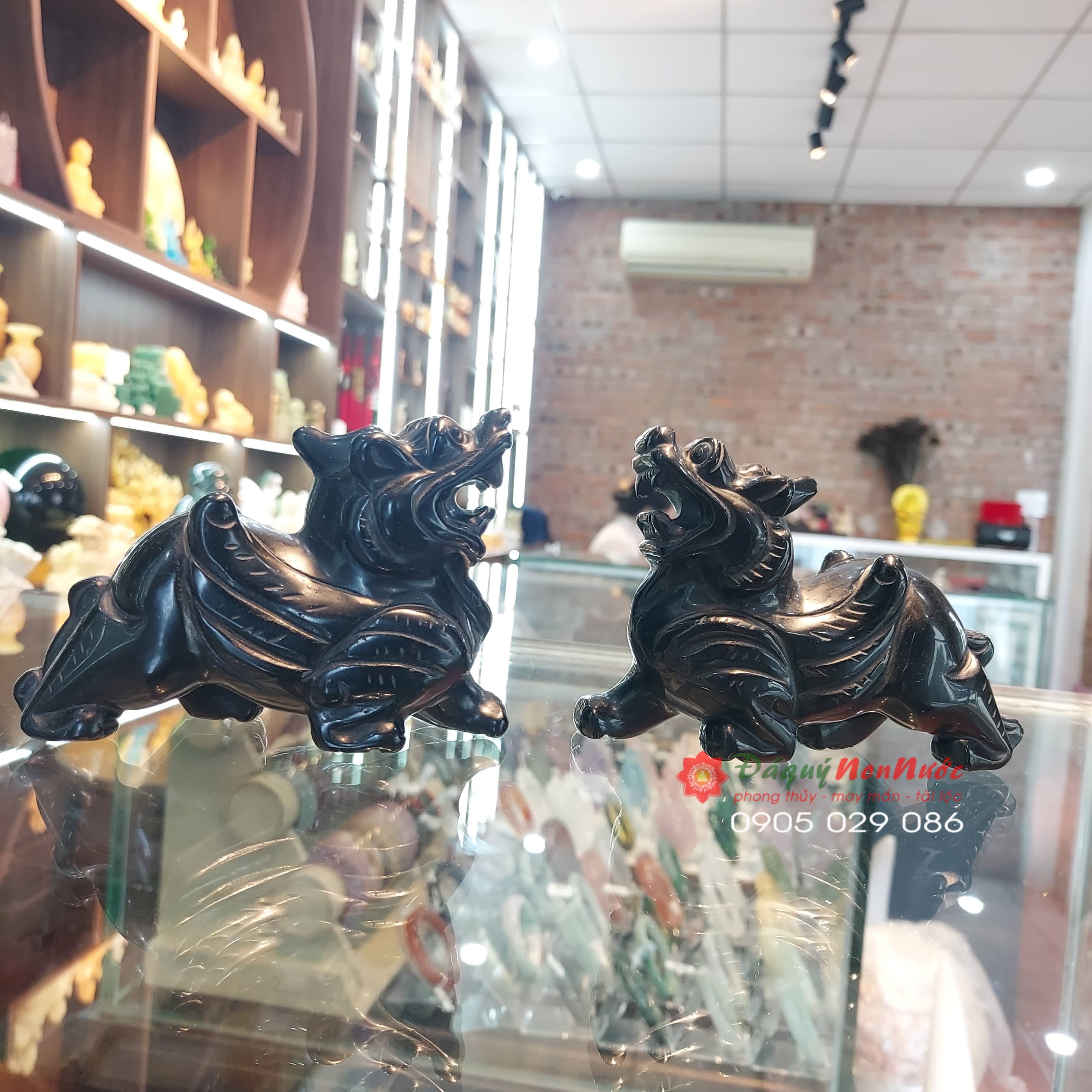 Tượng tỳ hưu phong thuỷ đá Obsidian 10cm - đá Non Nước