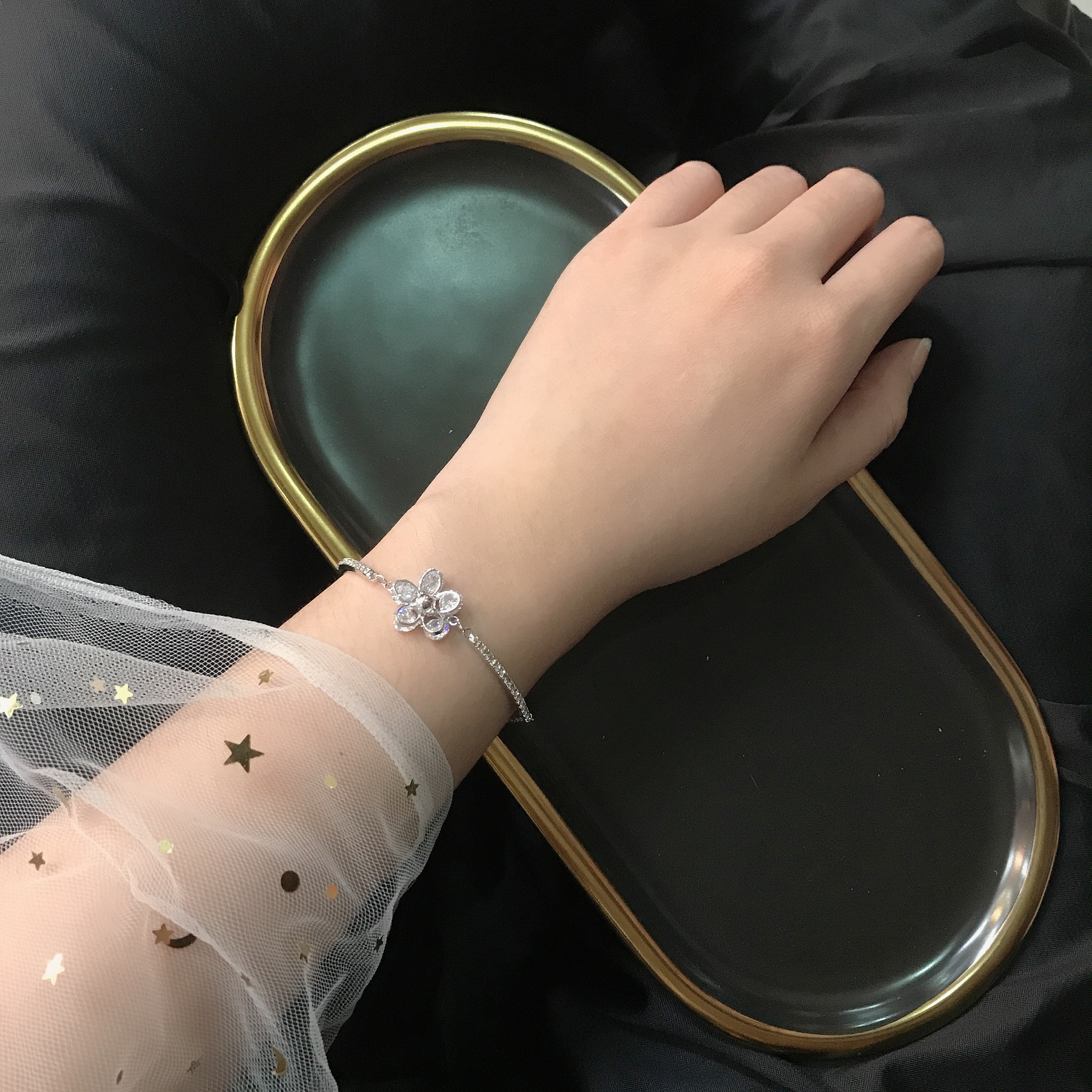 Lắc tay, vòng đeo tay nữ xi bạc kiểu bông hoa đính hột lấp lánh, siêu xinh, siêu đáng yêu - 290LTHOA-038