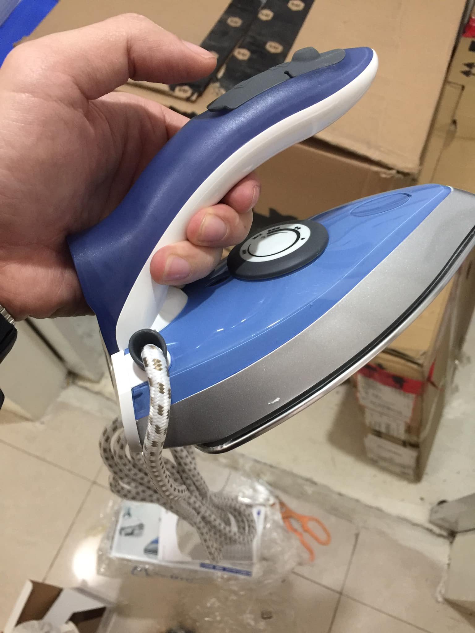 BÀN ỦI HƠI NƯỚC MINI SEVERIN Hàng chính hãng