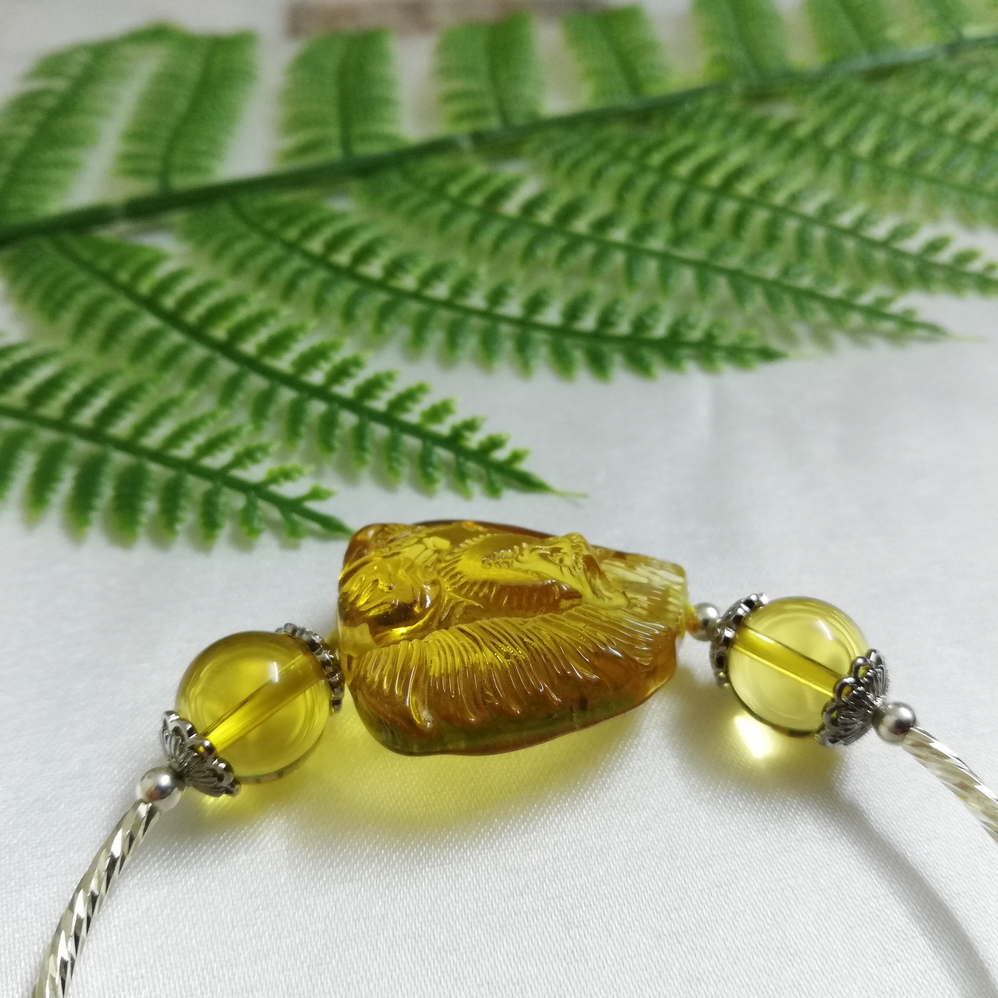 Vòng Tay Hồ Ly Chín Đuôi Topaz Vàng Phối Thạch Anh Vàng Mix Charm Bạc