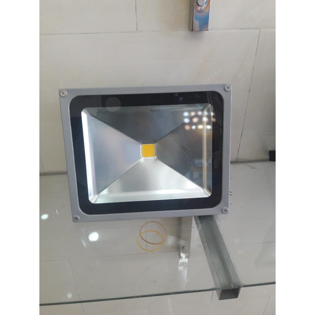 Đèn pha led xám công suất 50w