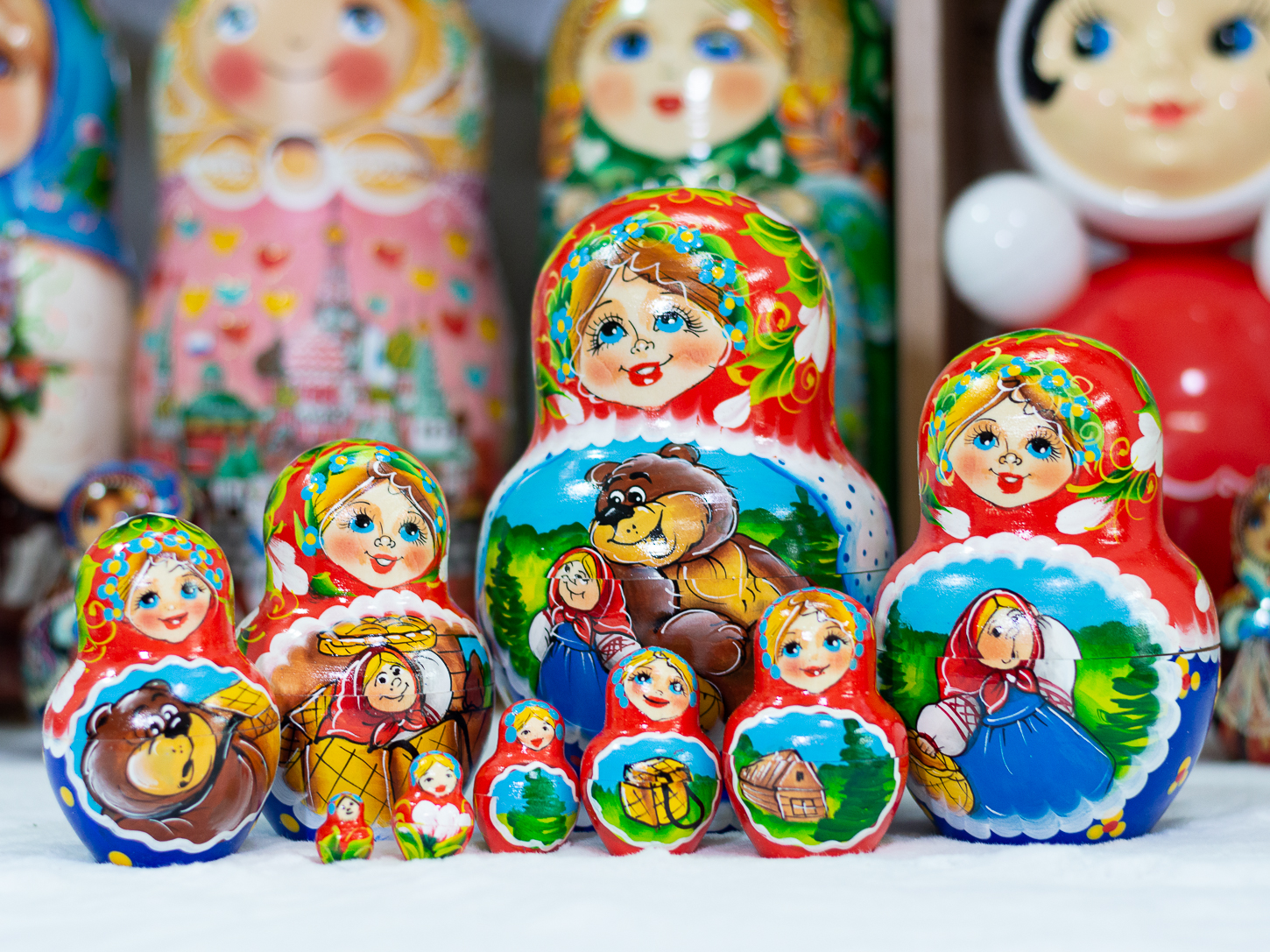 BỘ BÚP BÊ NGA MATRYOSHKA 10 LỚP DẠNG TRÒN 18CM &quot;MISA VÀ GẤU NÂU&quot; RẤT ĐẸP VÀ DỄ THƯƠNG GIÁ TỐT