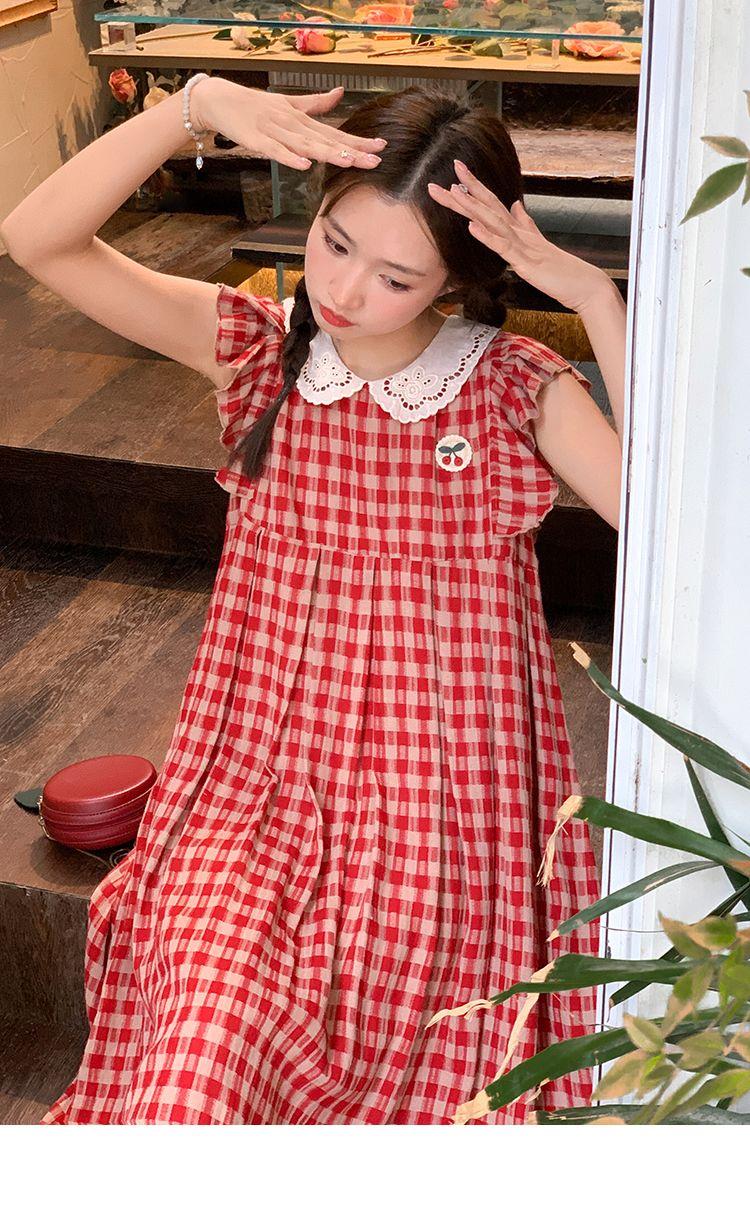 CHENGRUI Vintage búp bê cổ cherry thêu đầm mùa hè 2023 lỏng lẻo ngọt ngào thiết kế cảm giác váy sọc đỏ