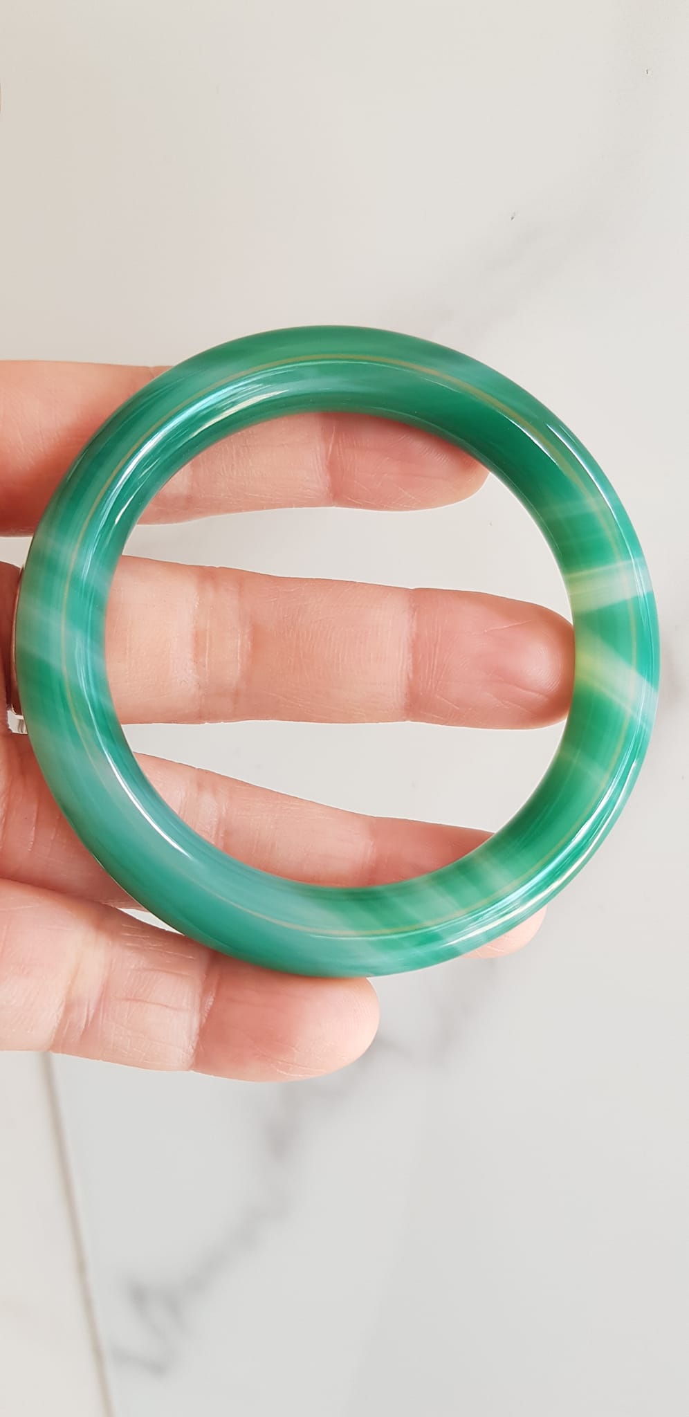 Vòng tay đá mã não xanh vân sọc trắng nhẹ mới Ni 53mm x cọng 9mm Vòng màu xanh ngọc đậm đều vân sọc đẹp ạ Nữ 52kg - 58kg đeo mệnh Mộc hỏa thủy ạ