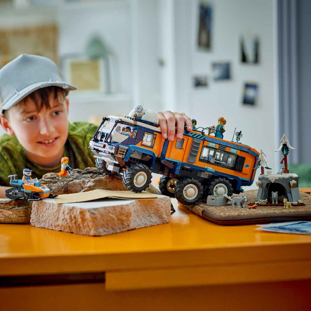 LEGO CITY 60471 Đồ Chơi Lắp Ráp Xe Thí Nghiệm Khám Phá Bắc Cực (1064 chi tiết)