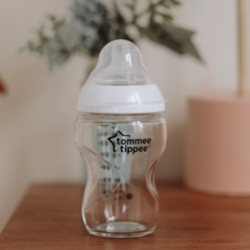 COMBO Bình sữa thuỷ tinh ty siêu mềm tự nhiên Tommee Tippee Closer to Nature 250ml &amp; Núm ty silicon thay thế 6M+