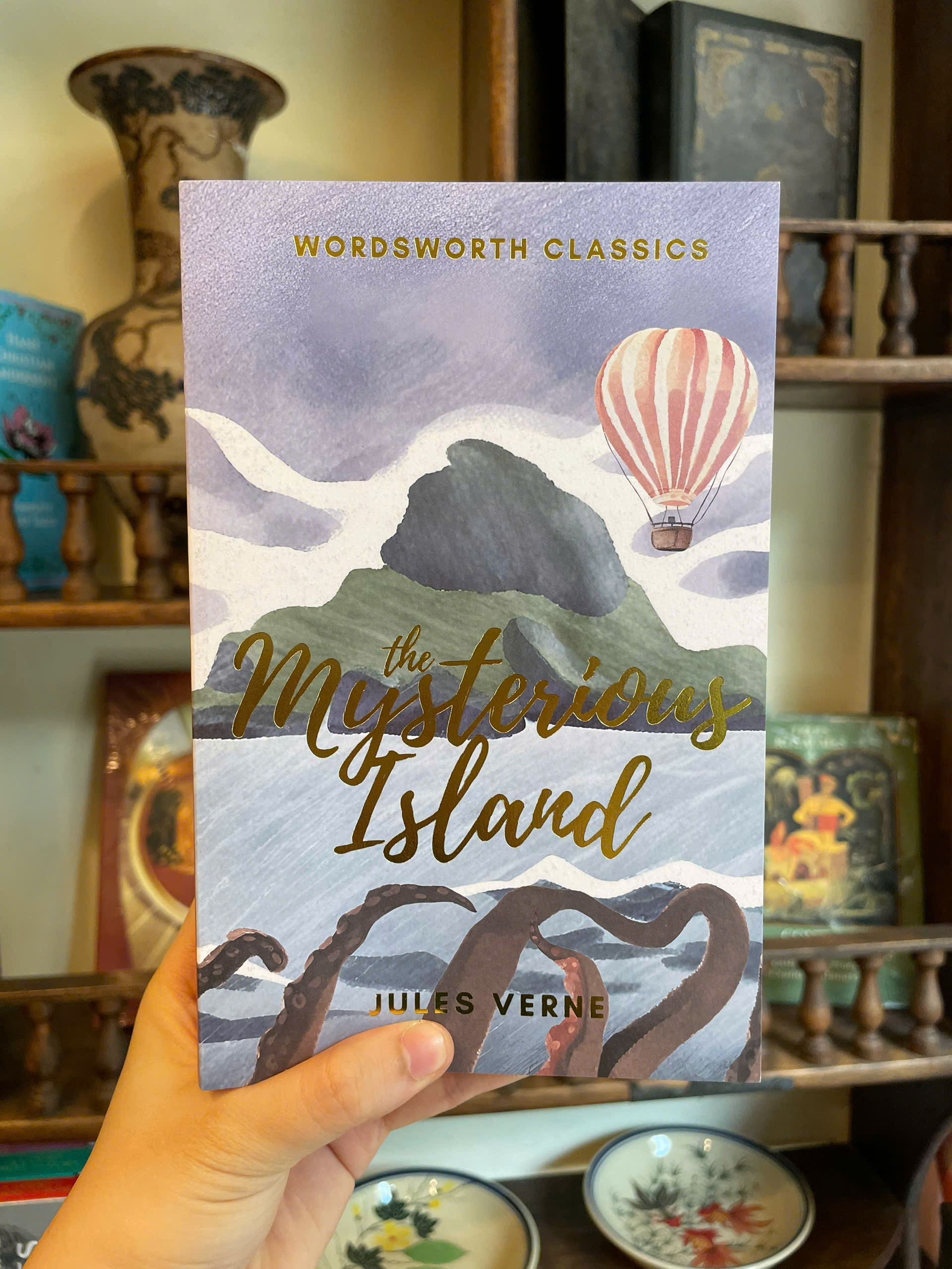 Sách - The Mysterious Island by Jules Verne - Classics/Fiction/Science Fiction book in English