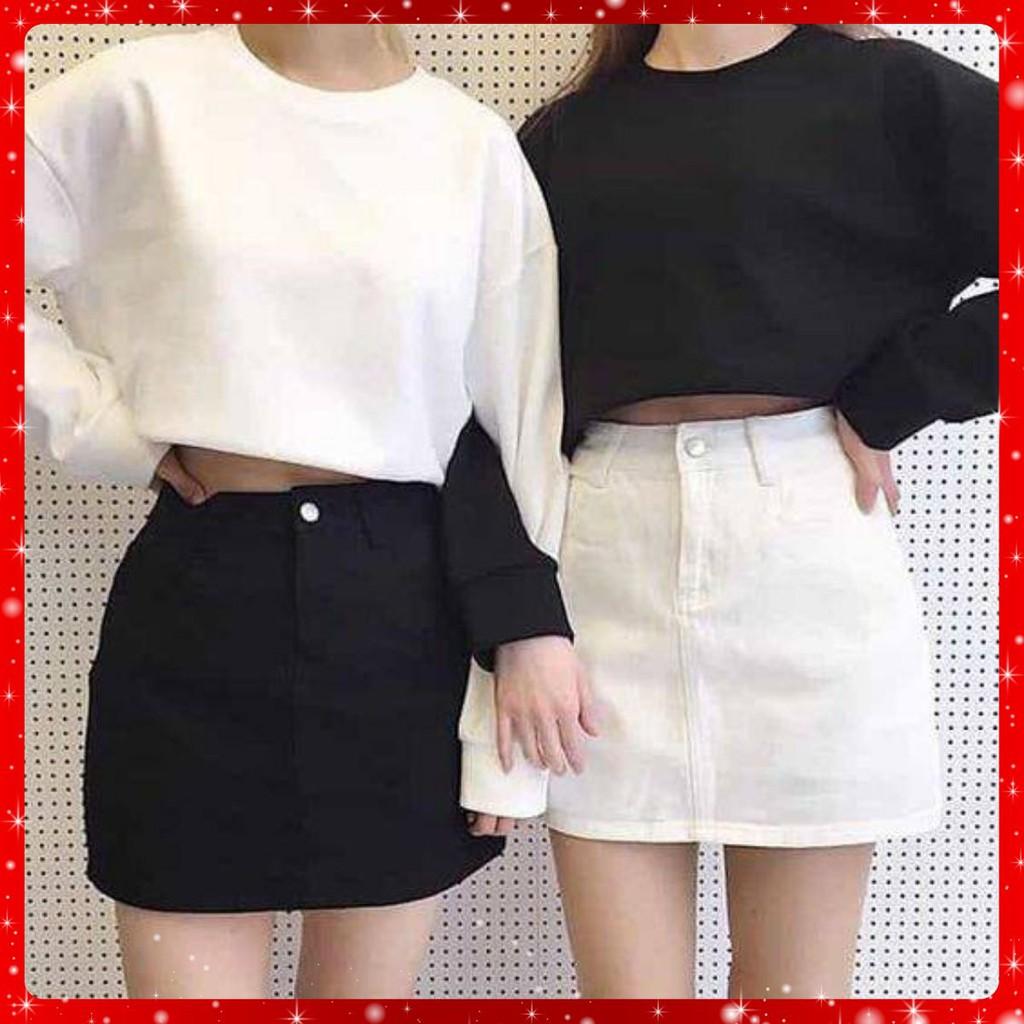 Áo Crop top dài tay là mẫu áo cực kỳ nịnh dáng hai màu trắng đen