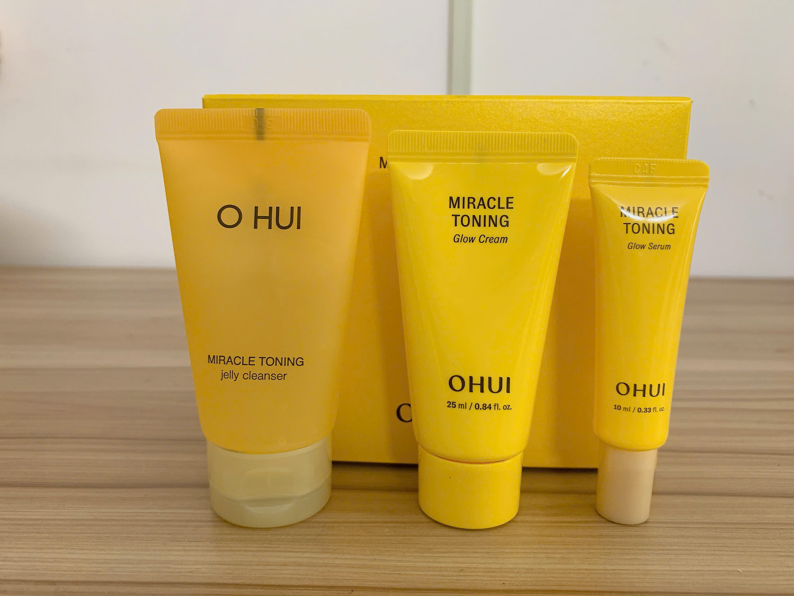 Bộ dưỡng ẩm sáng da căng bóng OHUI Miracle Toning 3pcs set