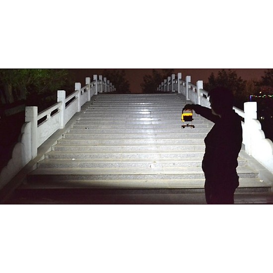 Đèn pin siêu bền, xách tay sạc điện siêu sáng, tích hợp đèn báo SOS - Đèn vuông