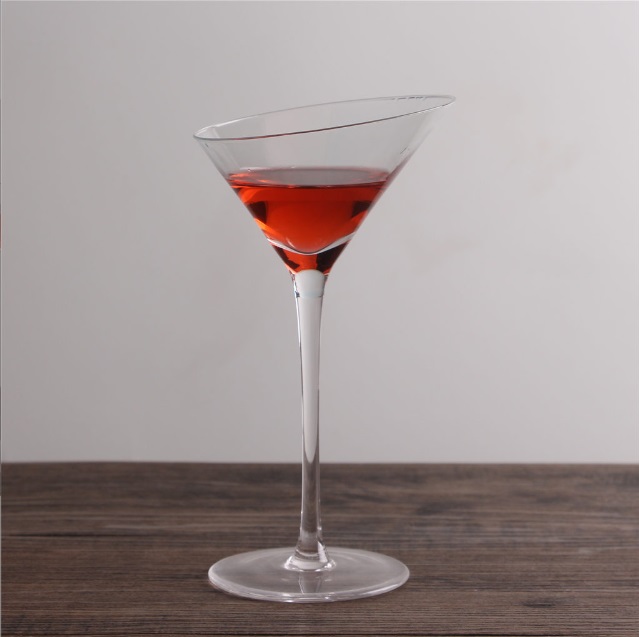 Martini glass cocktail- Ly cocktail miệng chéo
