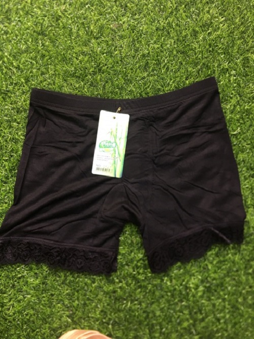 Quần mặc trong váy cotton chân ren