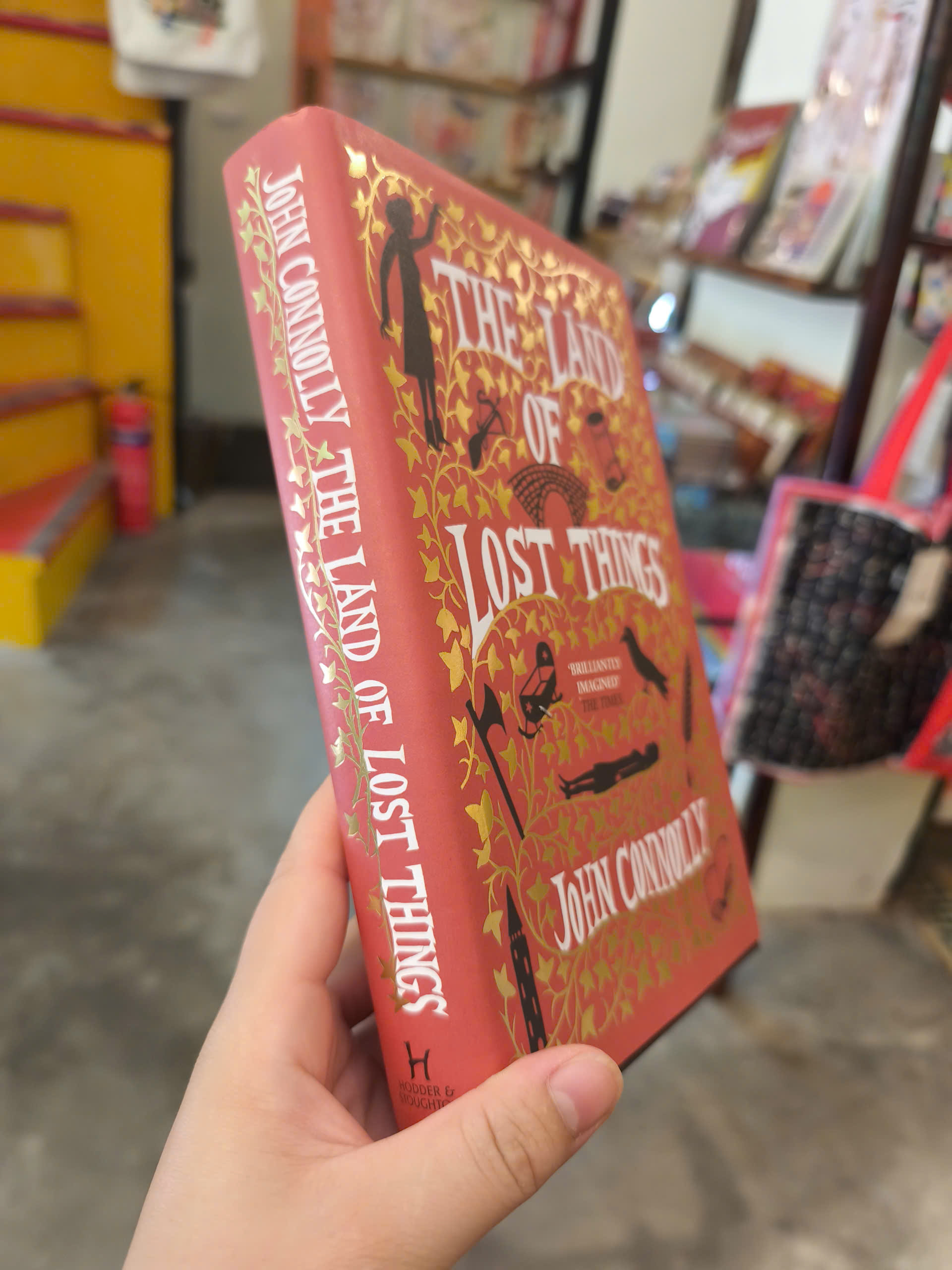 Sách - The Land of Lost Things by John Connolly | Fantasy / Horror Fiction / Ngoại văn Bìa cứng