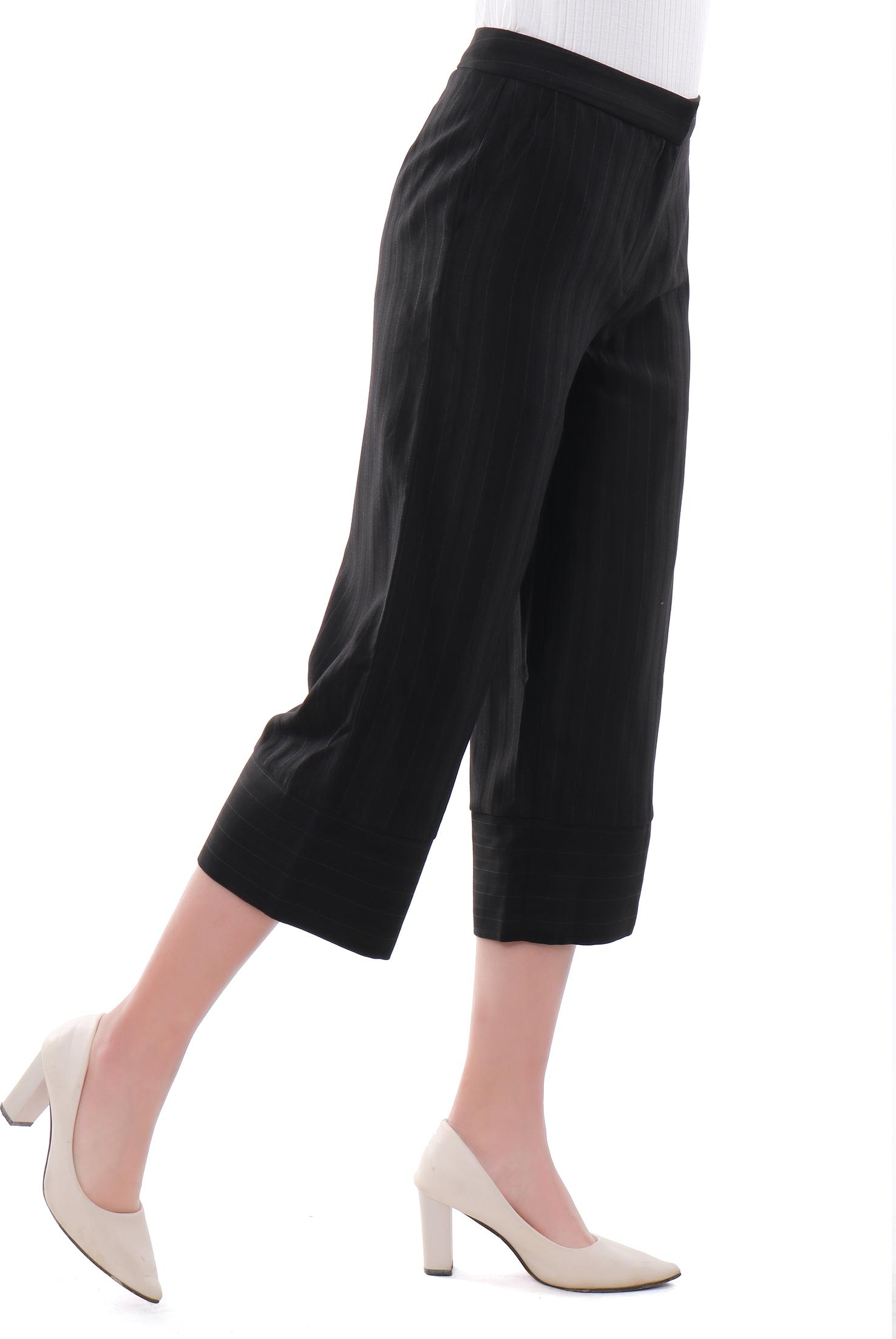 Quần nữ xuông lửng Narsis P9021 chất Cotton màu đen kẻ  trẻ trung năng động, chất liệu  cao cấp cực mềm mại thông thoáng