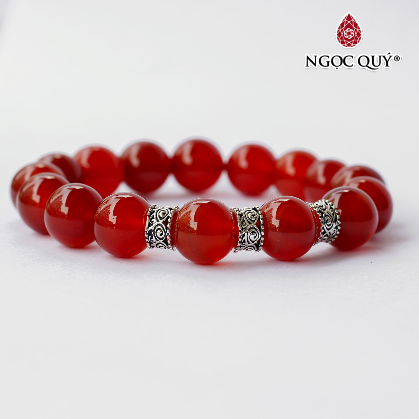 Vòng tay chuỗi hạt đá thiên nhiên phối charm bạc hạt 12mm - Ngọc Quý