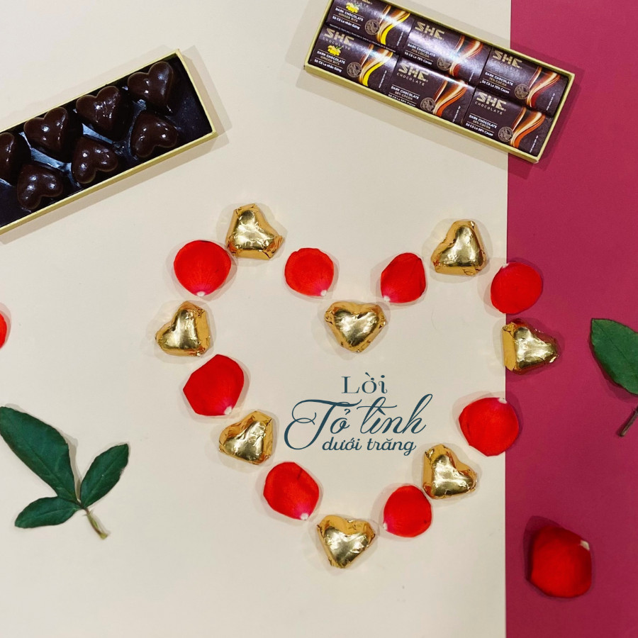 [ SET QUÀ VALENTINE 2024 ] Bộ quà tặng tình yêu Lời Tỏa Tình Dưới Trăng - SHE Chocolate (6 món)