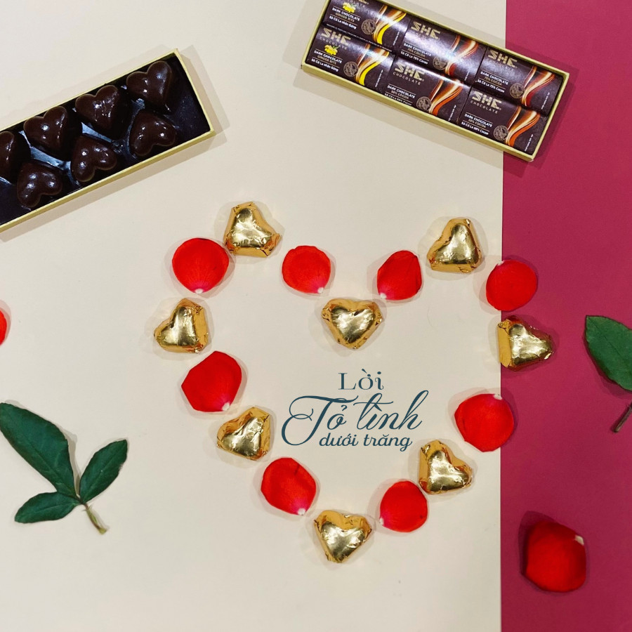 [ SET QUÀ VALENTINE 2024 ] Bộ quà tặng tình yêu Lời Tỏa Tình Dưới Trăng - SHE Chocolate (5 món)