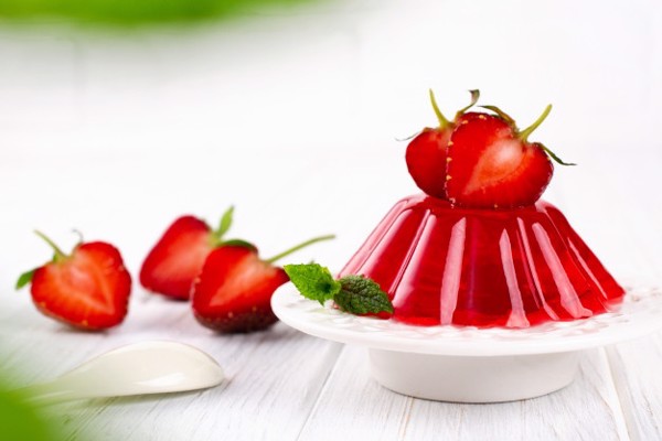 ite-plate-summer-dessert-with-fruit-jelly-fresh-strawberry_165623-2165_30d50de3a1244b92815f468aaf087541_grande.jpg