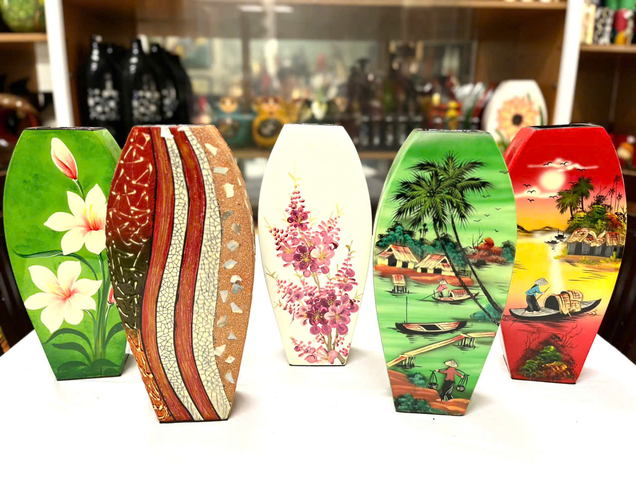 Bình hoa sơn mài Thanh Bình Lê- Mã B09 size 30x14x6.5 cm dùng  cắm hoa, trang trí, quà tặng ý nghĩa