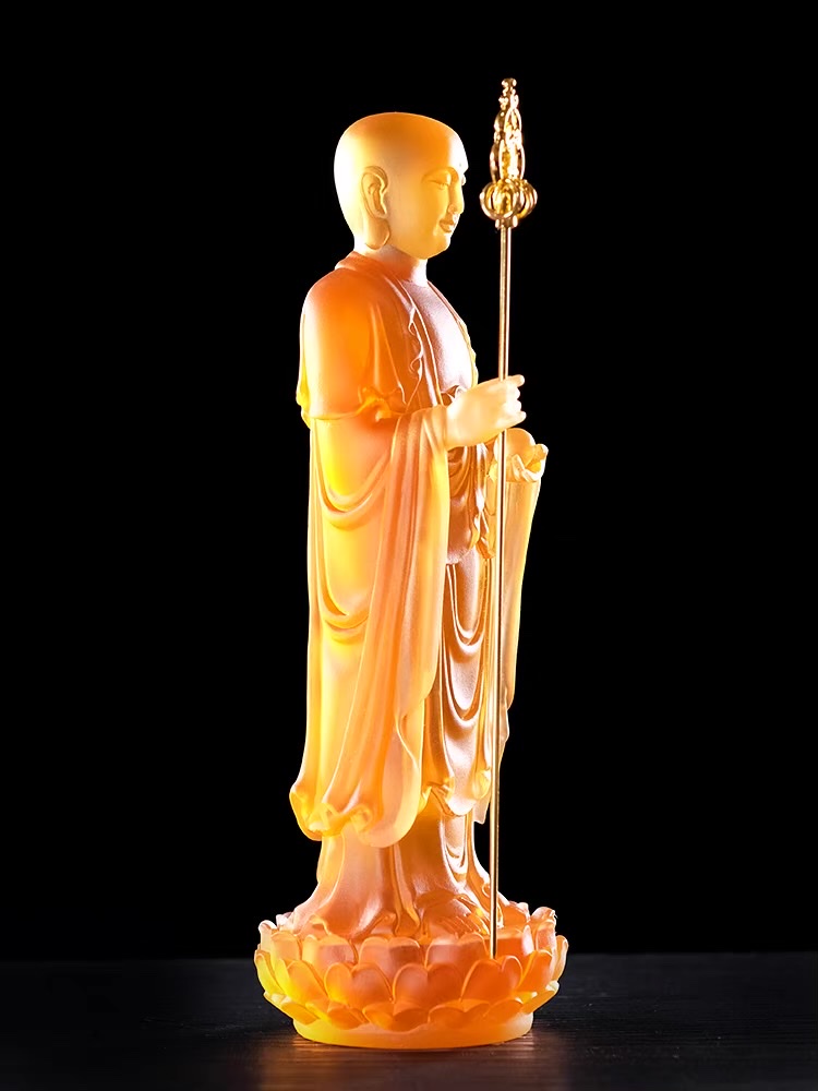 Tôn tượng Địa Tạng Bồ Tát bằng đá liuli