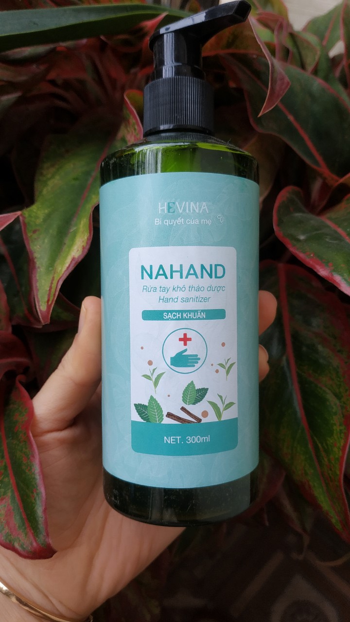 Nước rửa tay dạng gel khô Nahand Hevina chai lớn 300ml