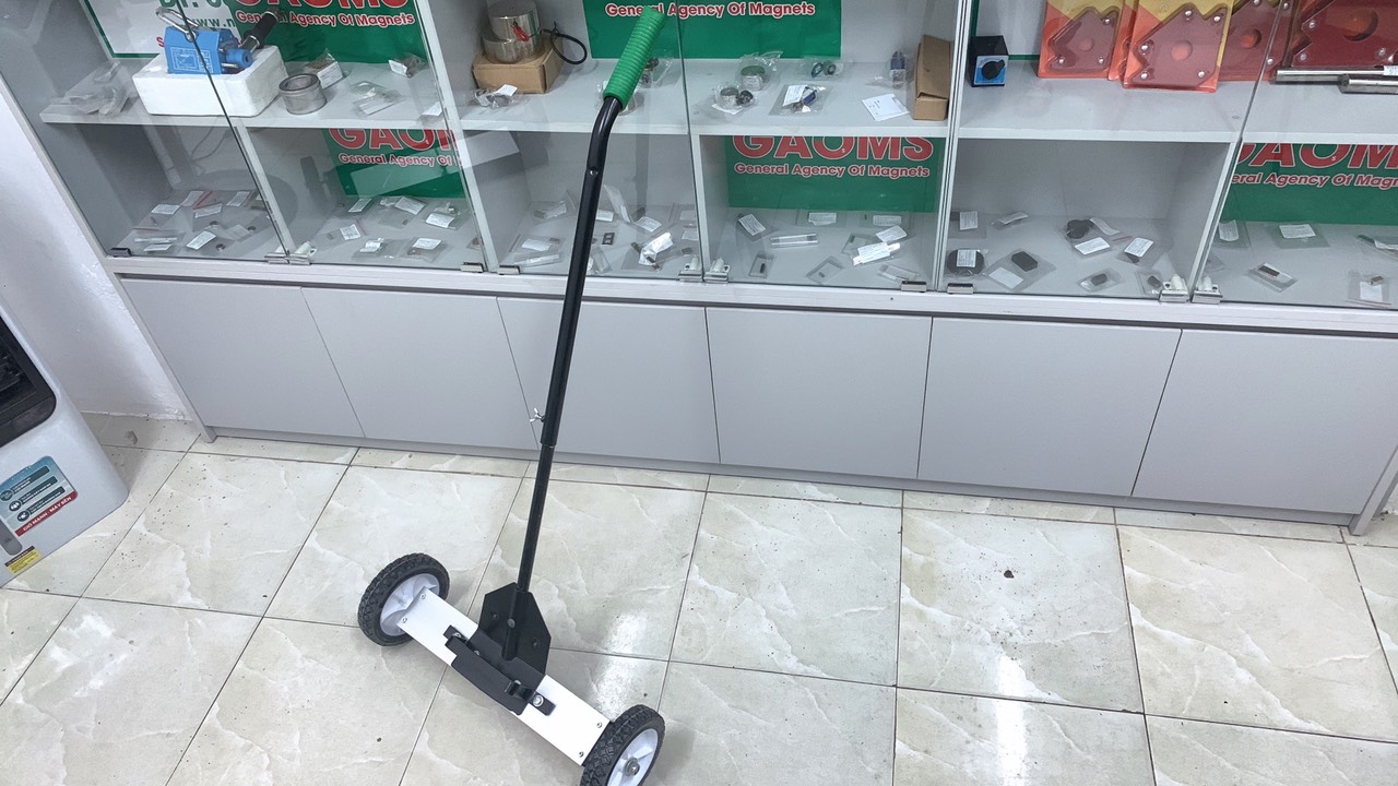 Xe hút đinh nam châm bé, loại xe lọc tạp chất cực kỳ hiệu quả và triệt để