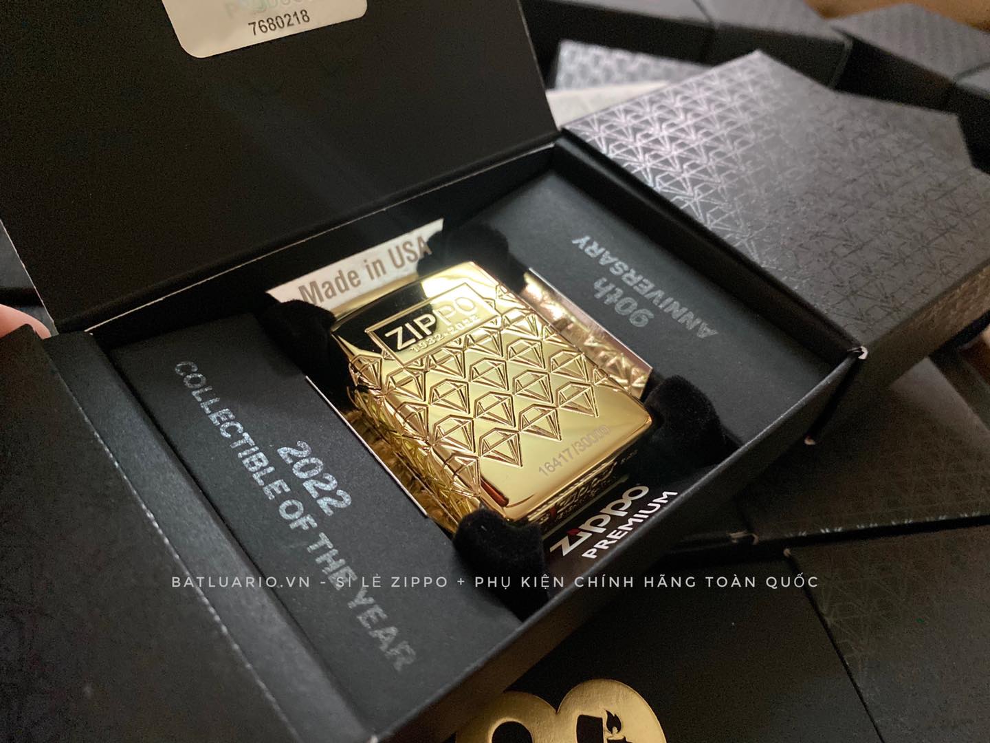 Bật Lửa Zippo 49866 – Zippo 90th Anniversary Limited Edition – Zippo 2022 Collectible Of The Year Asia – Gold Plated – Zippo Coty 2022 Asia