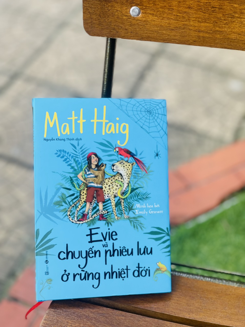 (Bìa cứng có áo) EVIE VÀ CHUYẾN PHIÊU LƯU Ở RỪNG NHIỆT ĐỚI - Matt Haig - Thaihabooks