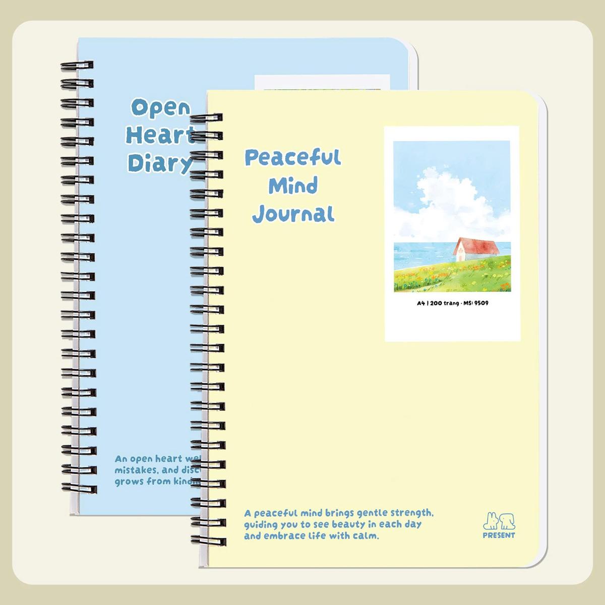 Sổ Lò Xo Bìa Bồi Present A7 - Kẻ Ngang - 200 Trang 70gsm - Hải Tiến 9530 (Mẫu Bìa Giao Ngẫu Nhiên)