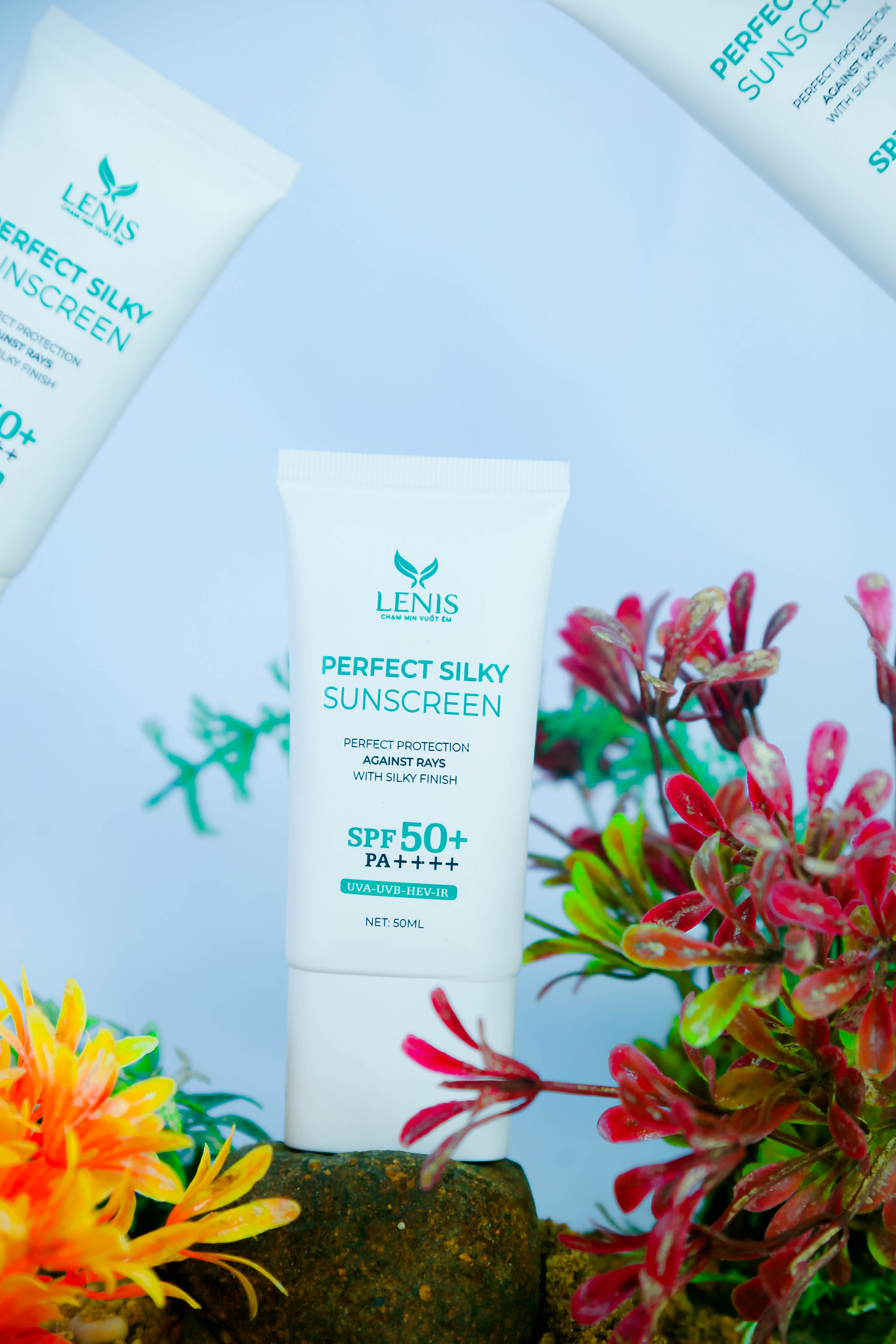 Kem chống nắng phổ rộng Perfect Silky Sunscreen SPF 50+ PA++++ cho lớp nền tự nhiên