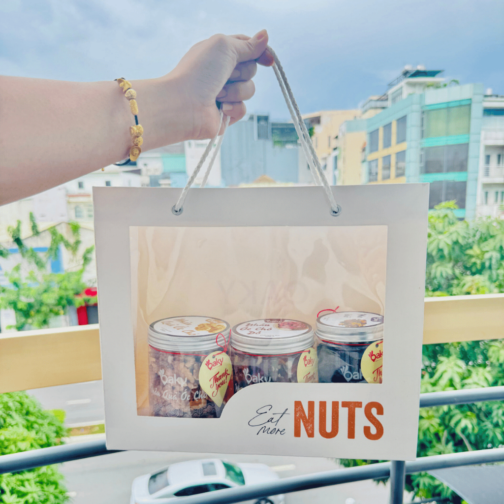 [SẴN] Túi đựng quà tặng sinh nhật, dịp lễ - Túi Giấy Cứng, Màu Trắng, Mặt Trước Trong Suốt