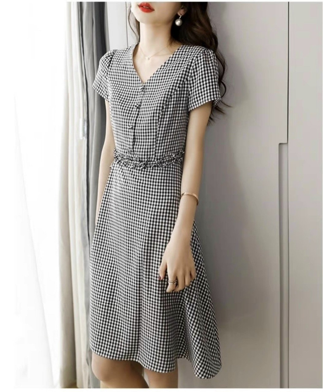 ĐẦM XÒE CARO NHÚN EO NÚT BỌC DỄ THƯƠNG