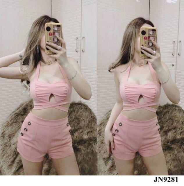 Sét ngắn khoét ngực sexy